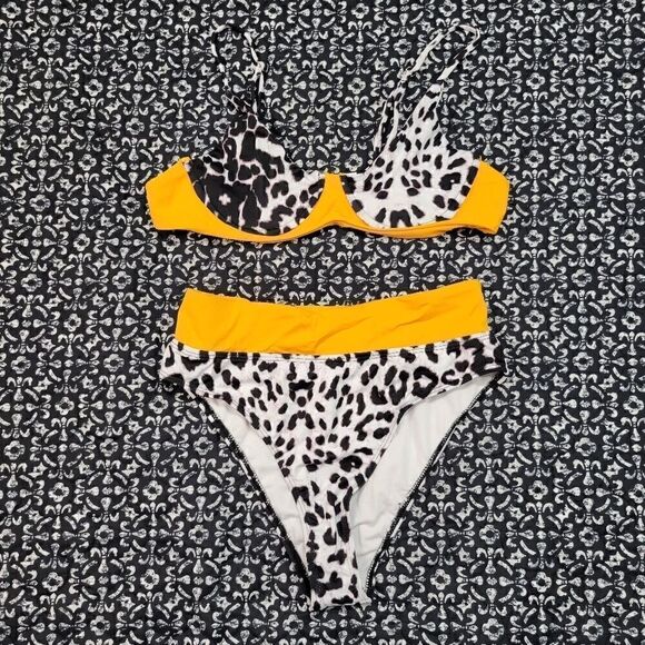 Cheetah Bikini   - Picture 1 of 3